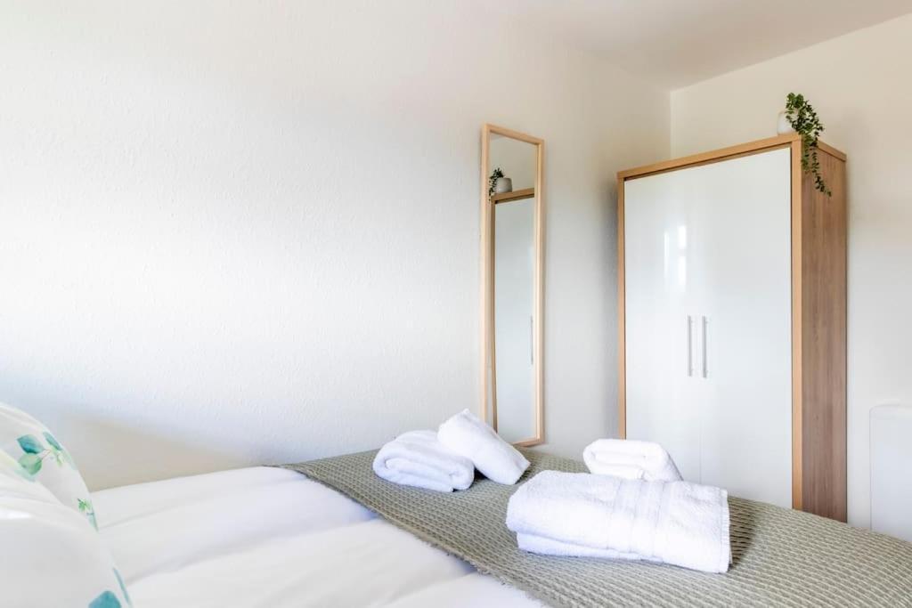 Panoramic Sea View Apartment Sleeps 4-Free Parking Bournemouth Eksteriør bilde